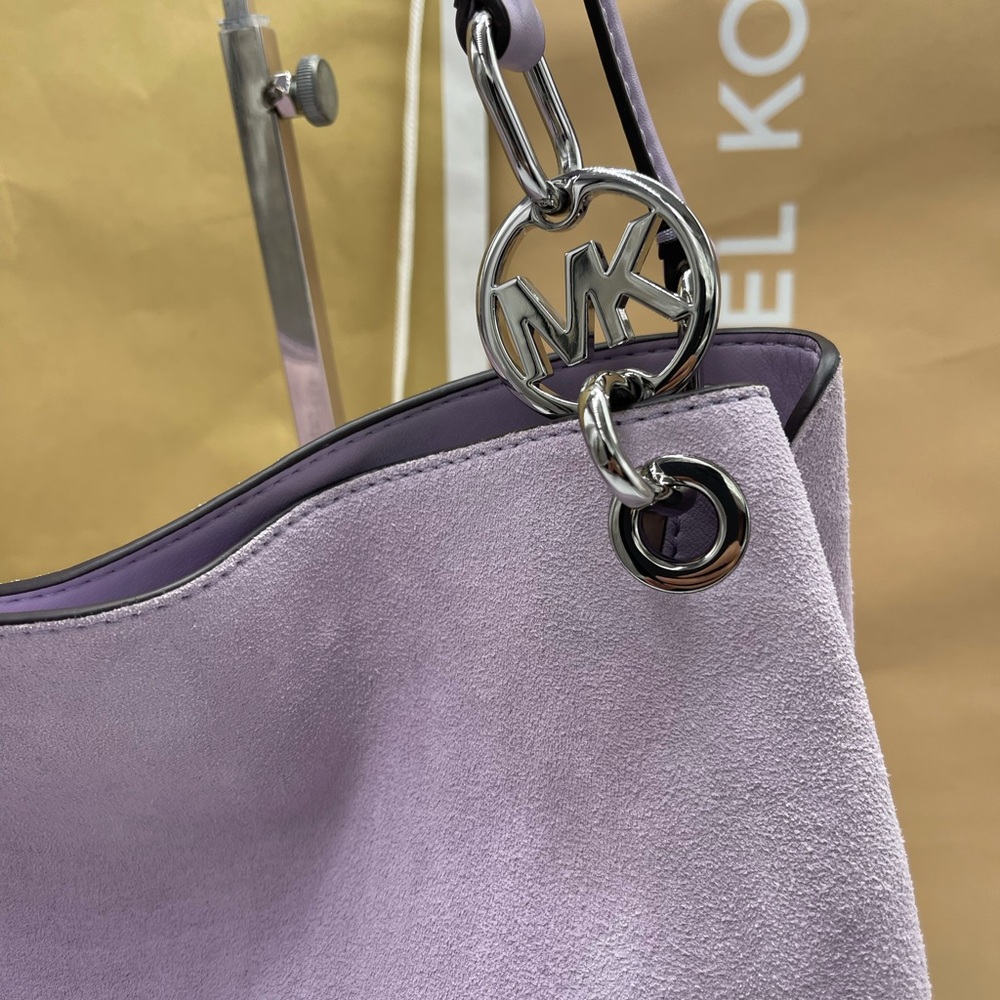 MICHAEL KORS Christina Lg Suede Triple Gasset Shoulder Tote Bg
Light Quartz 
NWT - Picture 2 of 16
